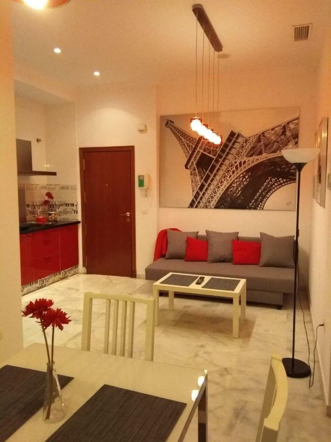 Apartamentos Rg Triana, Calle Castilla Con Patio Sevilla Dış mekan fotoğraf