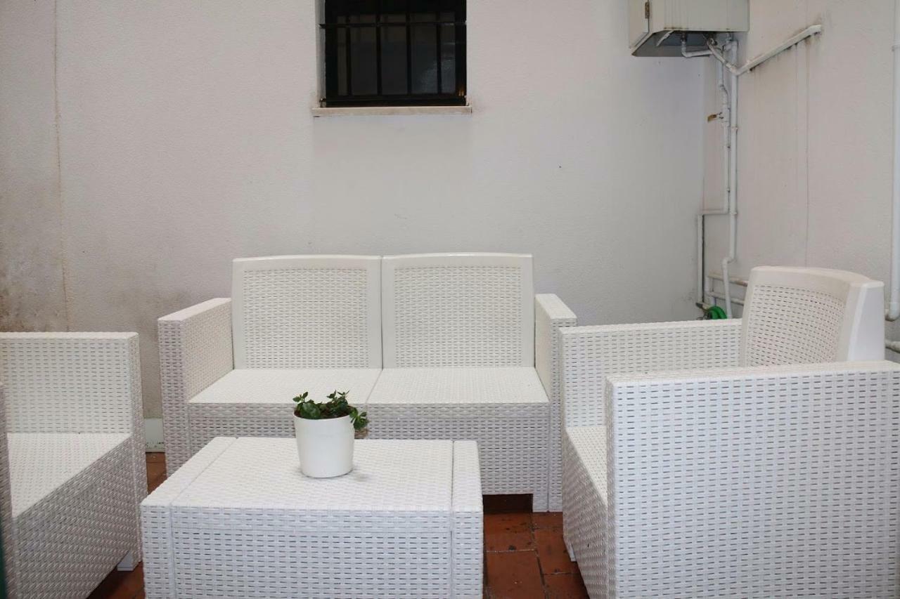 Apartamentos Rg Triana, Calle Castilla Con Patio Sevilla Dış mekan fotoğraf