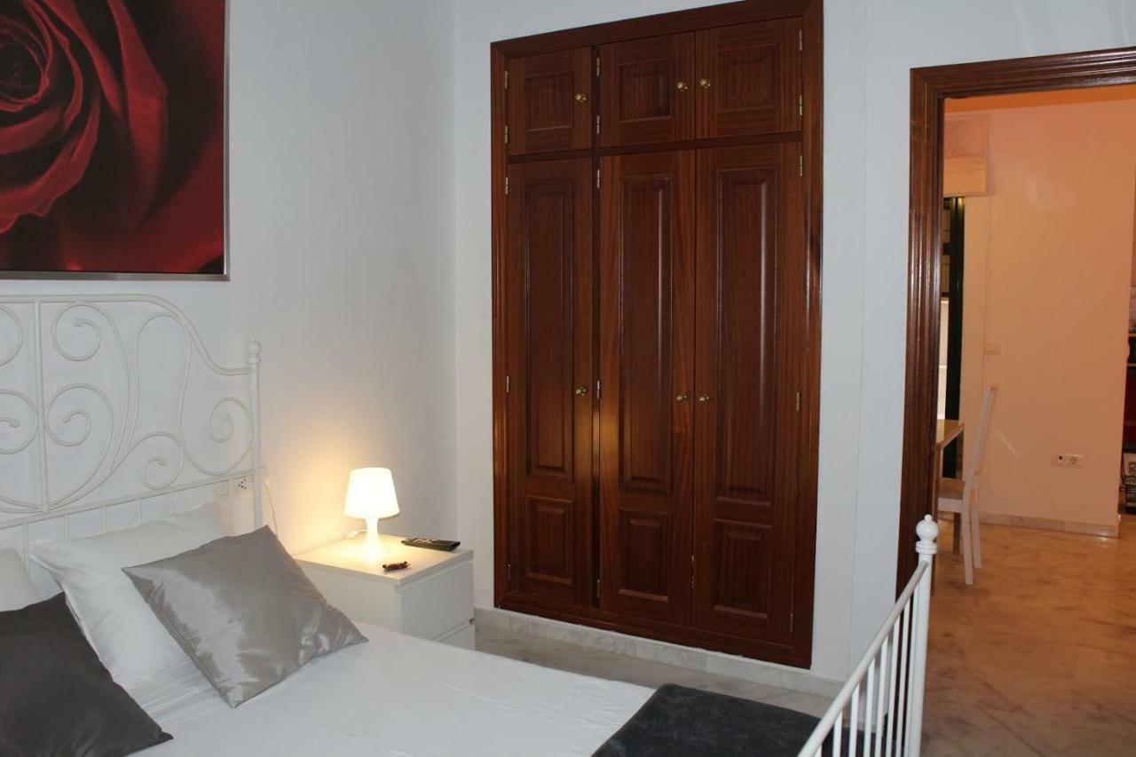 Apartamentos Rg Triana, Calle Castilla Con Patio Sevilla Dış mekan fotoğraf