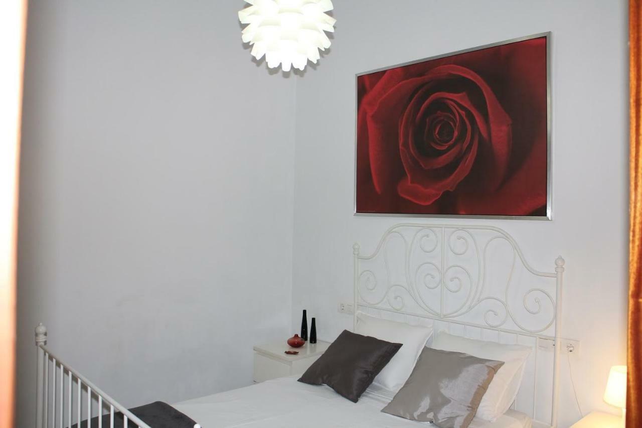 Apartamentos Rg Triana, Calle Castilla Con Patio Sevilla Dış mekan fotoğraf